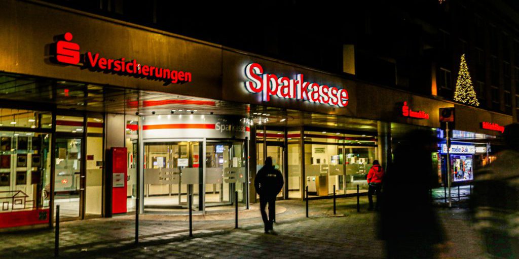 Sospetto di informatore nella filiale della Sparkasse di Gelsenkirchen: indagini in corso