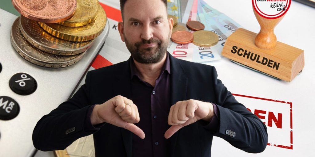 Sparkasse, Volksbank &amp; Co.: Kunden schauen auf den Kontoauszug – sie trifft der Schlag