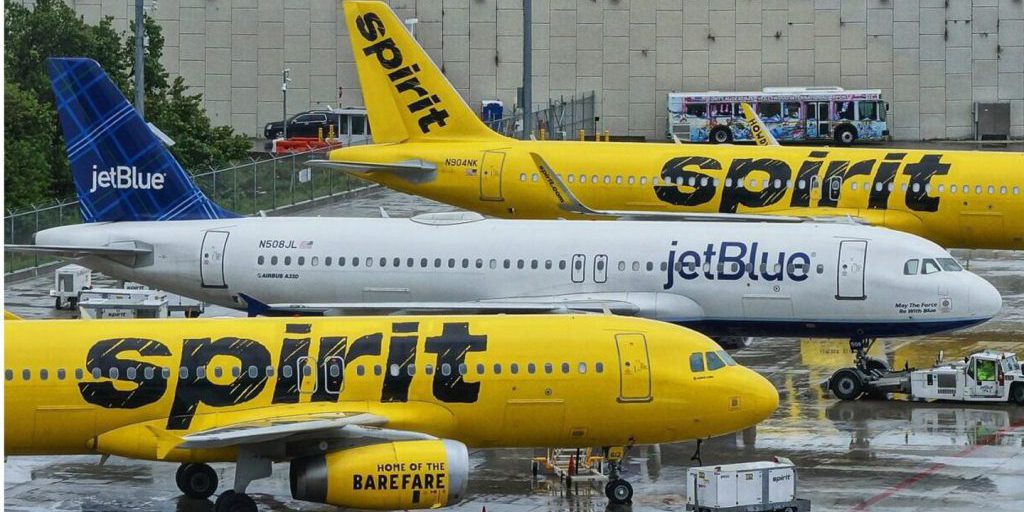 "Spirit Airlines dichiara bancarotta per la seconda volta: impatti e prospettive nel settore dell'aviazione"