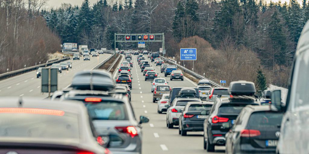 Previsioni di traffico in Germania per il 2026: aumento previsto durante Capodanno e Pasqua