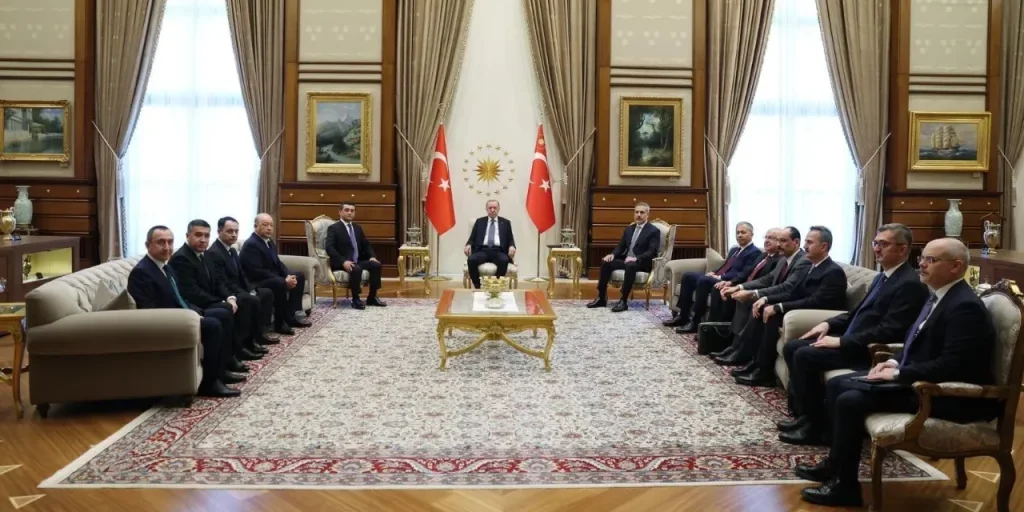 Erdoğan accoglie la delegazione uzbeka in Turchia
