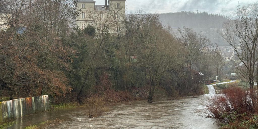 Tempesta invernale imminente in NRW: vento e pioggia dopo frontiera fredda