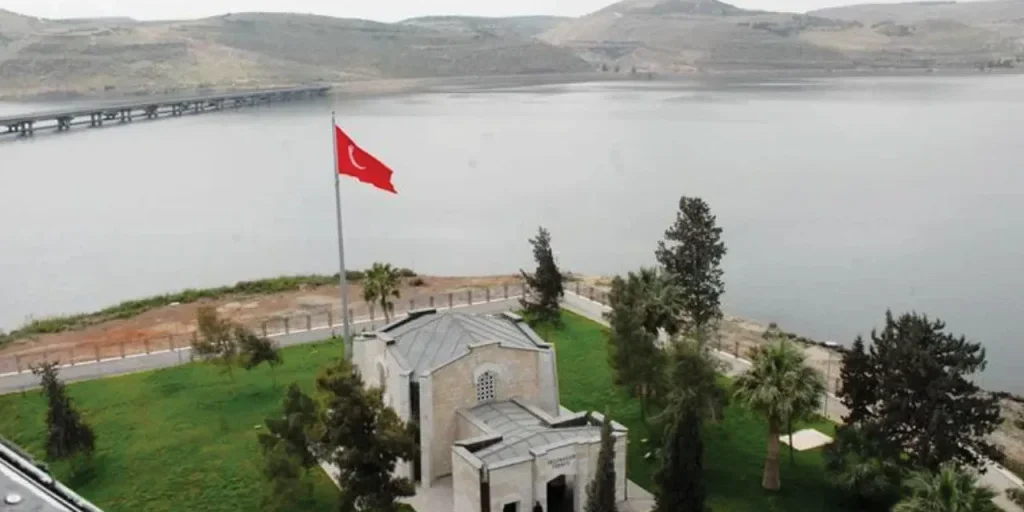 Esercito siriano occupa la tomba di Süleyman Şah a Karakozak prima del cessate il fuoco