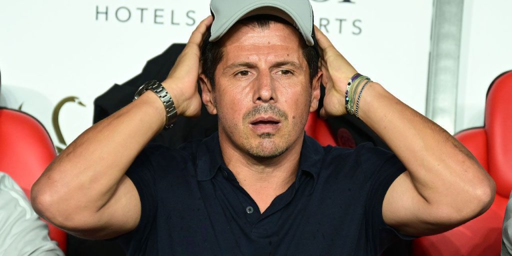 Eyüpspor fa un'offerta a Emre Belözoğlu dopo le dimissioni da Antalyaspor