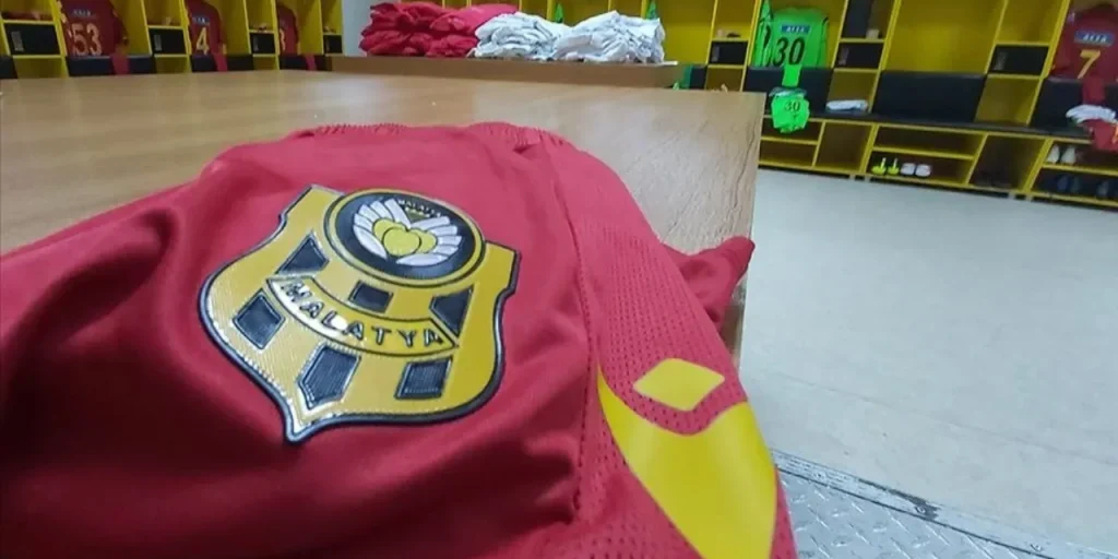 Yeni Malatyaspor retrocesso dalla TFF 2ª Lega a causa di problemi economici e carenza di giocatori