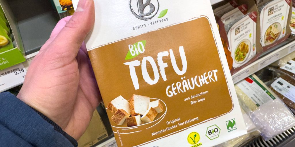 Il tofu provoca disappunto tra i clienti dei supermercati: Rewe risponde