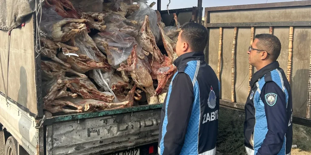 Polizia di Nizip sequestra carne scaduta da camion sospetto