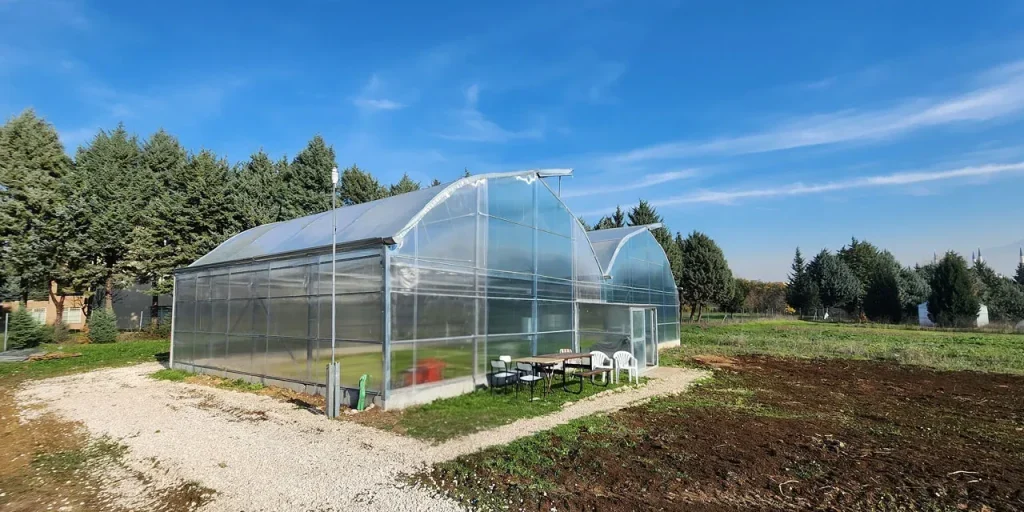Università di Bursa Uludağ avvia progetto agrivoltaico per serre con 2,5 milioni di lira di finanziamento UE