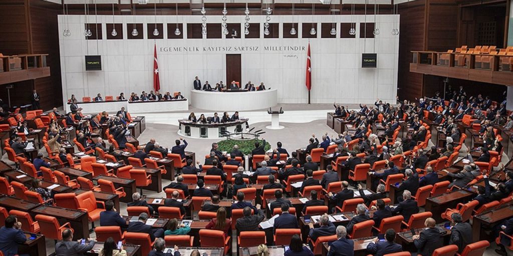 La Grande Assemblea Nazionale Turca si prepara a una settimana di discussioni cruciali e votazioni legislative