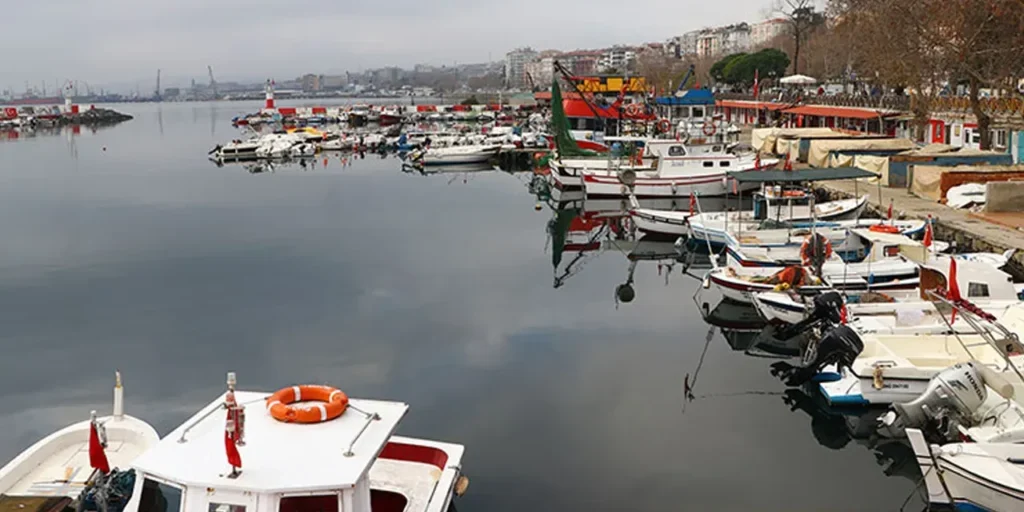 Lodos blocca il trasporto marittimo a Tekirdağ