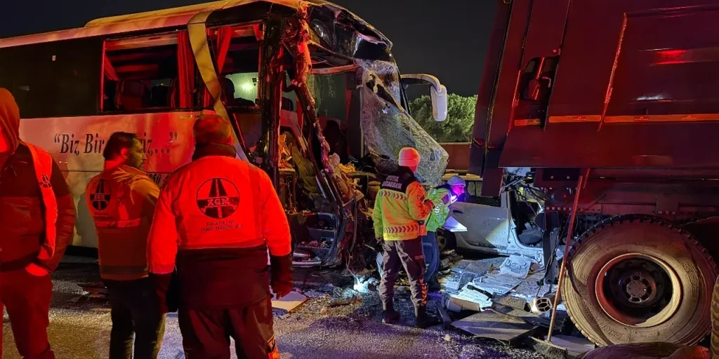 Incidente a catena su TEM Otoyolu a Sapanca: una morte e 27 feriti