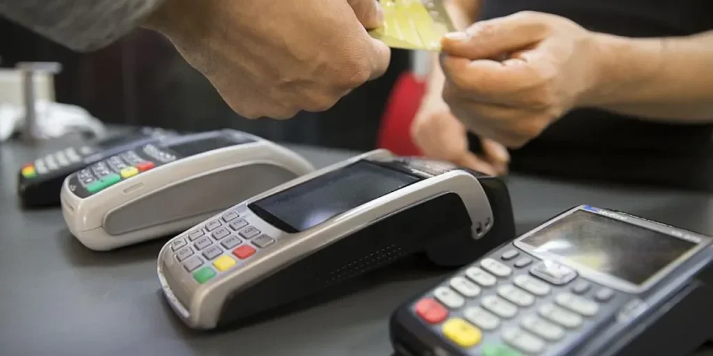 Limite di pagamento senza contatto aumentato a 2.500 lira a partire dal 15 gennaio