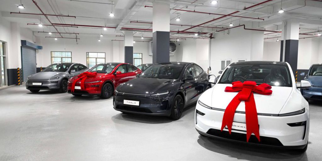 Tesla in calo di quote di mercato in Europa, Volkswagen cresce e la percentuale di veicoli elettrici sale