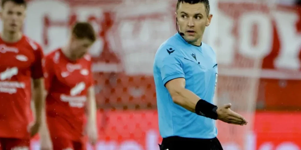 L'arbitro scozzese Nicolas Walsh designato per la partita Turchia-Bulgaria nelle qualificazioni al Mondiale 2026