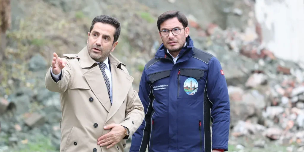 Arresti e controllo giudiziario dopo scoperta di dispositivo di ascolto presso l'ufficio del sindaco di Tokat