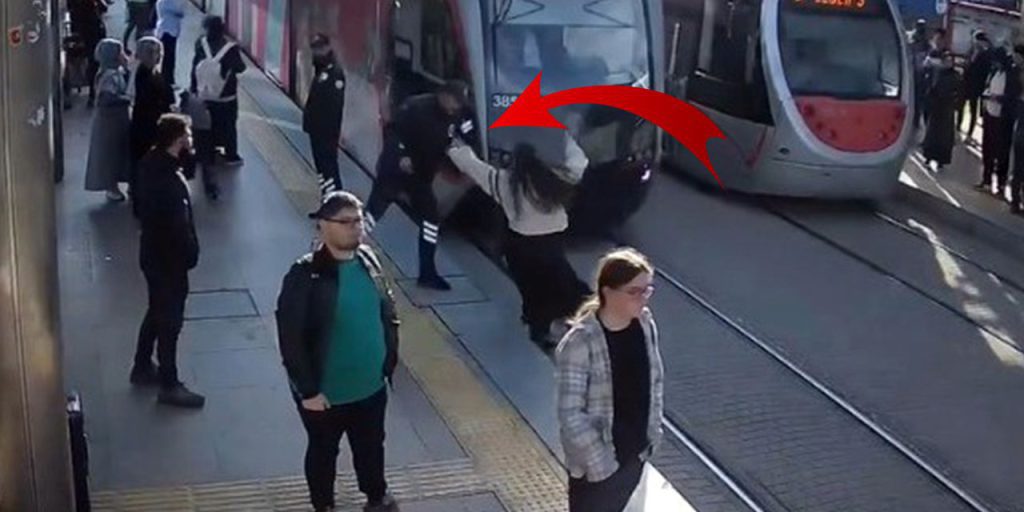 Tramvayın altında kalmaktan son anda kurtuldu! Görevlinin hayat kurtaran dokunuşu