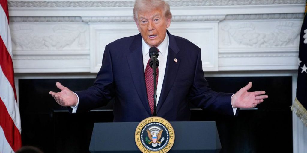 Accusa di manipolazione: Trump contro la BBC per una dichiarazione alterata