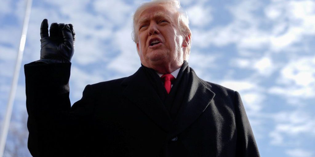 Sospensione degli agenti ICE dopo incidente letale a Minneapolis