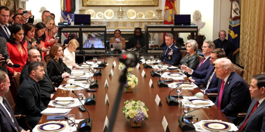 ABD, Ukrayna'ya Tomahawk füzelerini verecek mi? Trump ve Zelenskiy'den Beyaz Saray'da 'Rusya' zirvesi