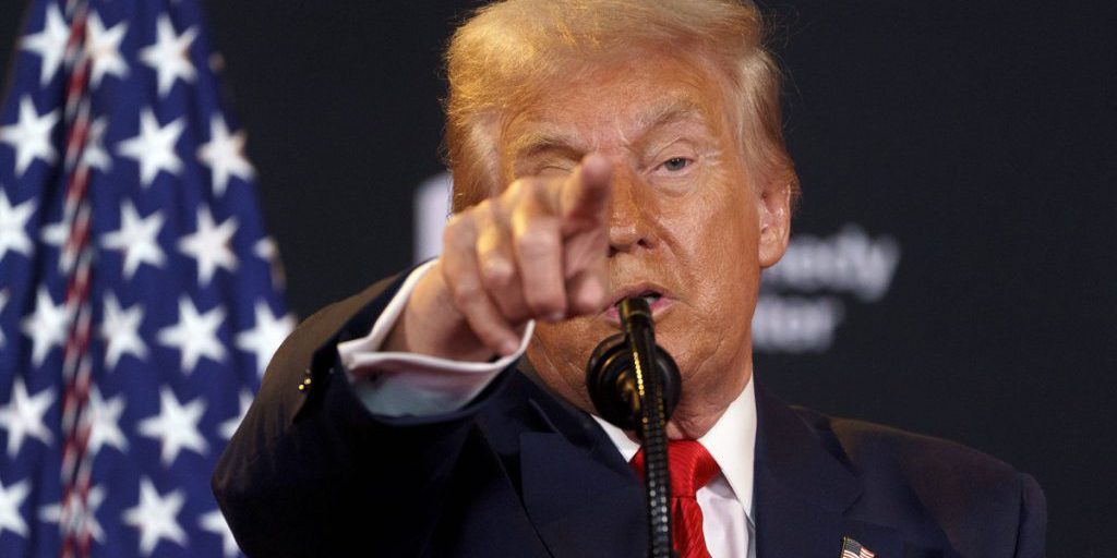 Conflitto Culturale negli Stati Uniti: la Musica di Bad Bunny al Centro di un Dibattito sulla Diversità e la Libertà di Espressione