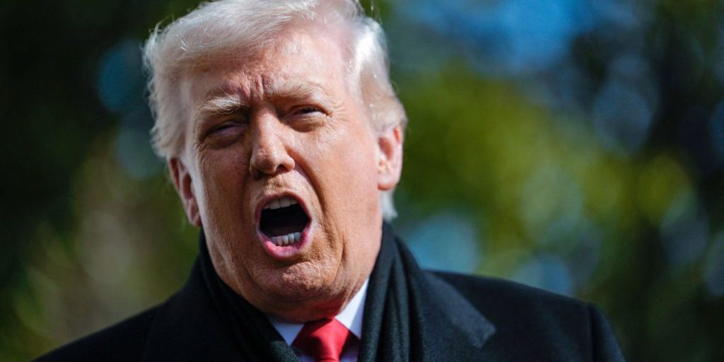 Trump sotto pressione per gli spari di agenti di sicurezza: intende riformare le leggi sul possesso di armi