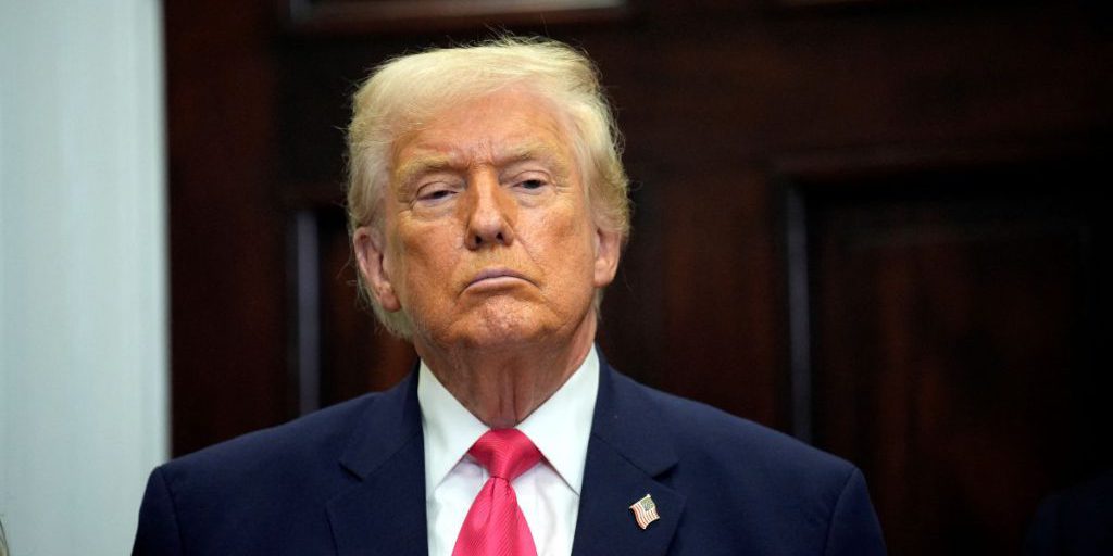 Sanzioni Trump privano un giudice francese dall'accesso a Amazon e PayPal