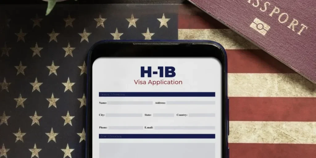 Gli Stati Uniti intensificano la verifica dei visti H‑1B: ora anche il profilo LinkedIn conta