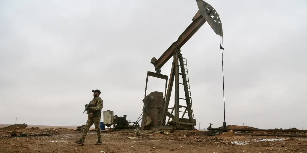 Siria riprende la produzione petrolifera: obiettivo 100.000 barili al giorno entro quattro mesi