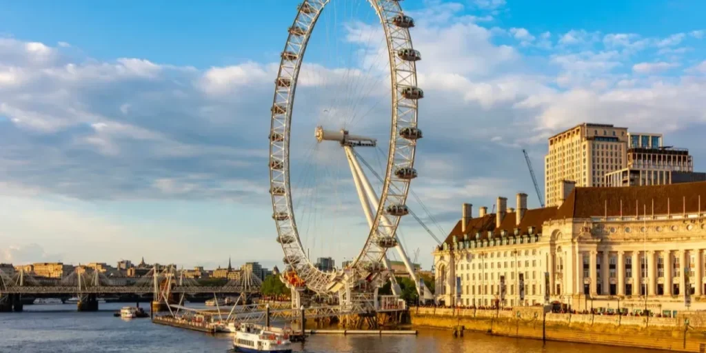 Una città europea introduce una nuova imposta turistica per i visitatori