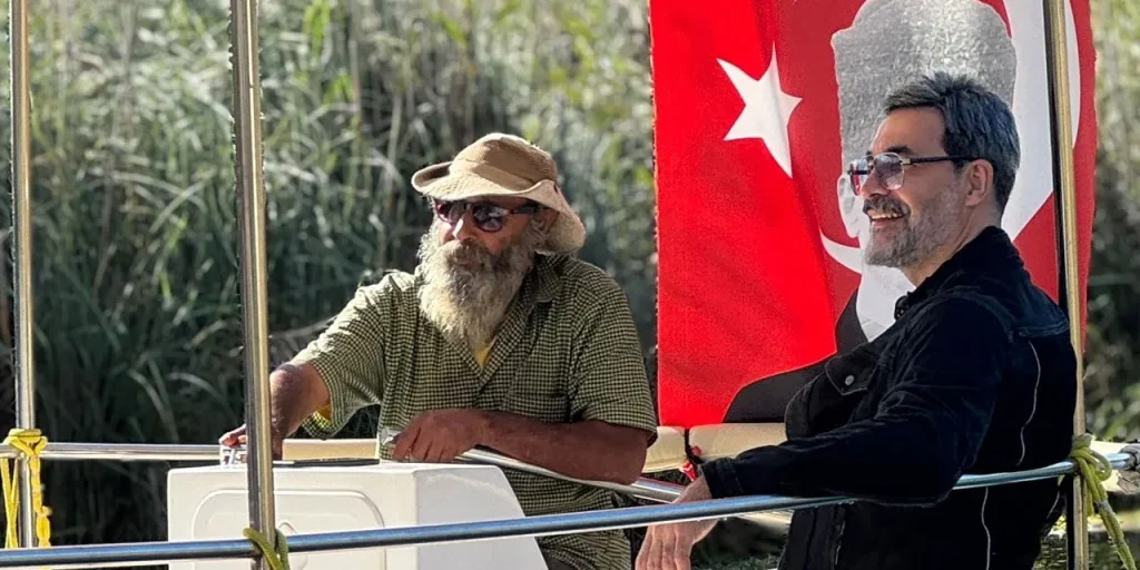 Uğur Işılak viaggia in Turchia in moto: il documentario “Rüzgârın Hikâyesi” su GAİN