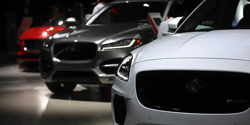 Vendite di auto ultra lusso: alcune marche in calo, altre in crescita