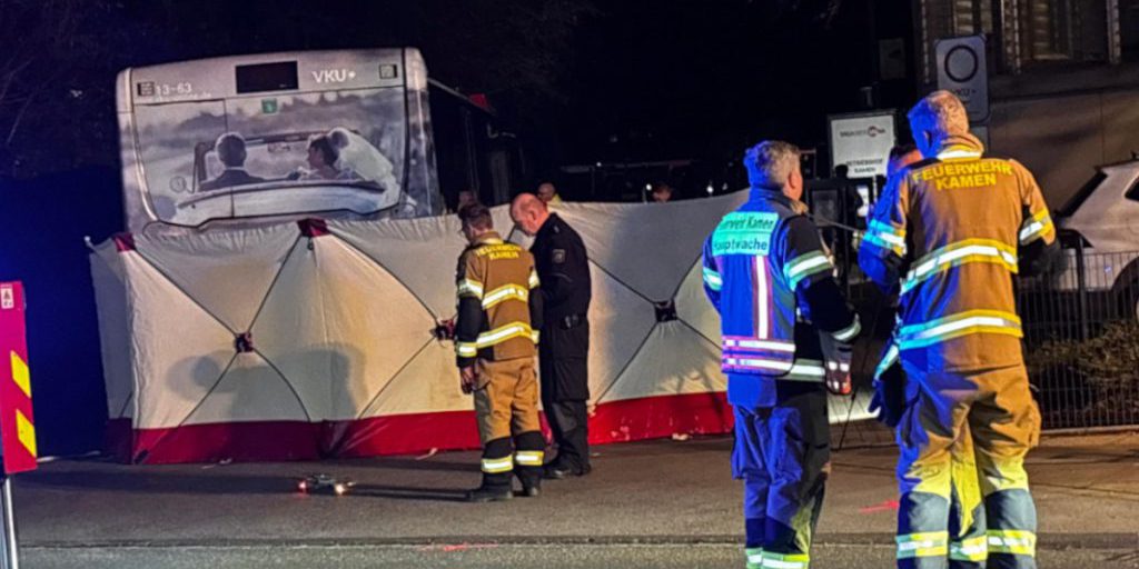 Un ragazzo di 14 anni muore in un incidente con autobus a Kamen