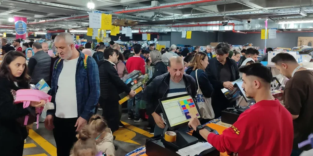 Centro commerciale di Istanbul offre sconti fino al 90 % fino al 14 dicembre