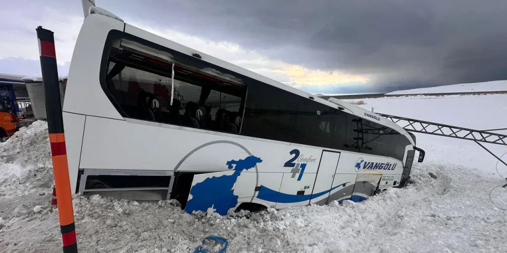 Incidente di autobus a Van: 11 feriti trasportati in ospedale