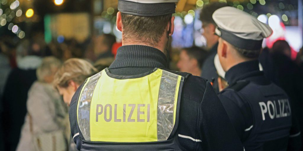 Attacco con coltello al mercato di Natale di Essen: ferita e soccorso in clinica