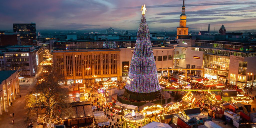 Dortmund presenta la nuova illuminazione dell’albero di Natale, il più grande al mondo