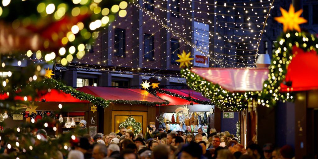 Problemi nella restituzione delle bottiglie a deposito al mercato di Natale di Colonia