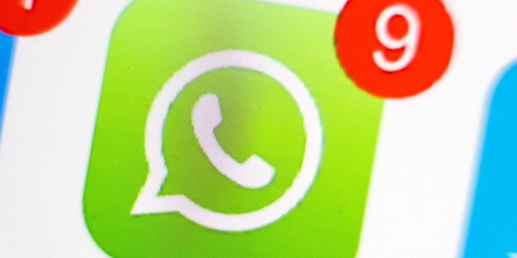 Verbraucherzentrale avverte: non inviare foto di documenti d’identità su WhatsApp per proteggere la tua identità