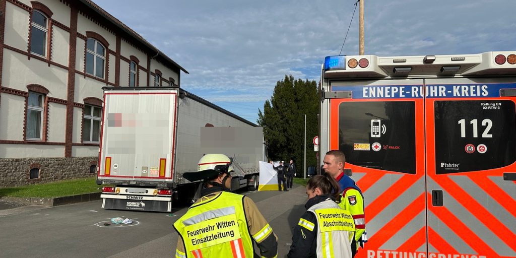 Incidente Mortale in Nord Reno-Westfalia: Una Persona Uccisa da un Camion, le Autorità Indagano sulle Cause