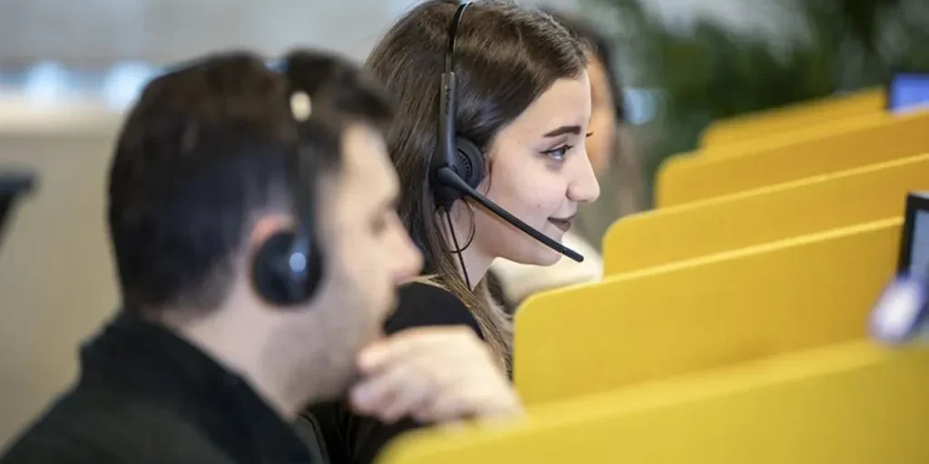 Crescita dei call center: 150.000 posti di lavoro e lavoro da casa grazie all'intelligenza artificiale