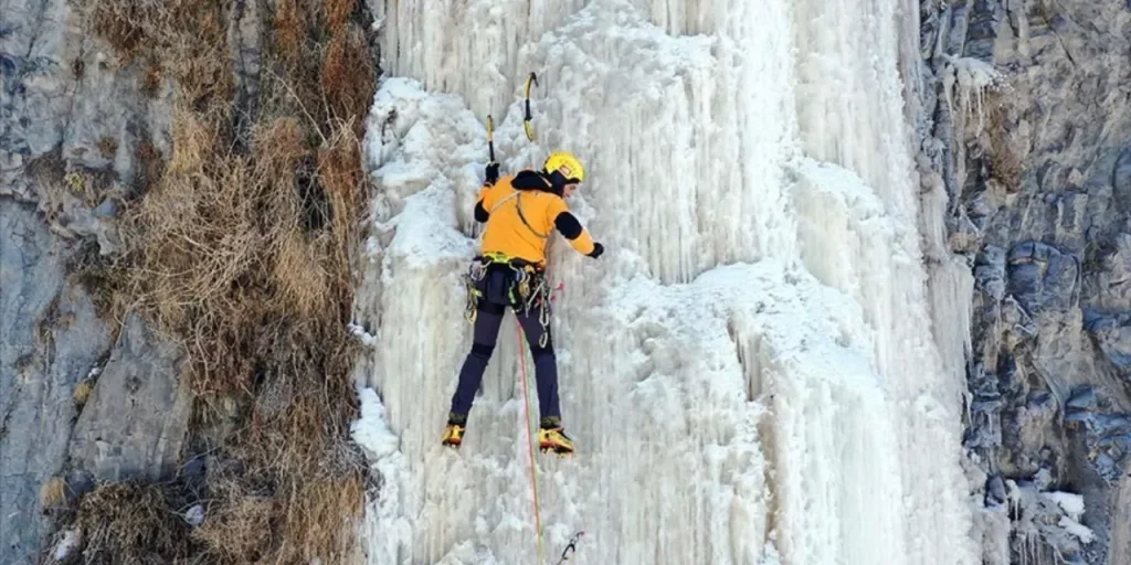Due alpinisti perdono la vita sul Monte Cook, la vetta più alta della Nuova Zelanda.