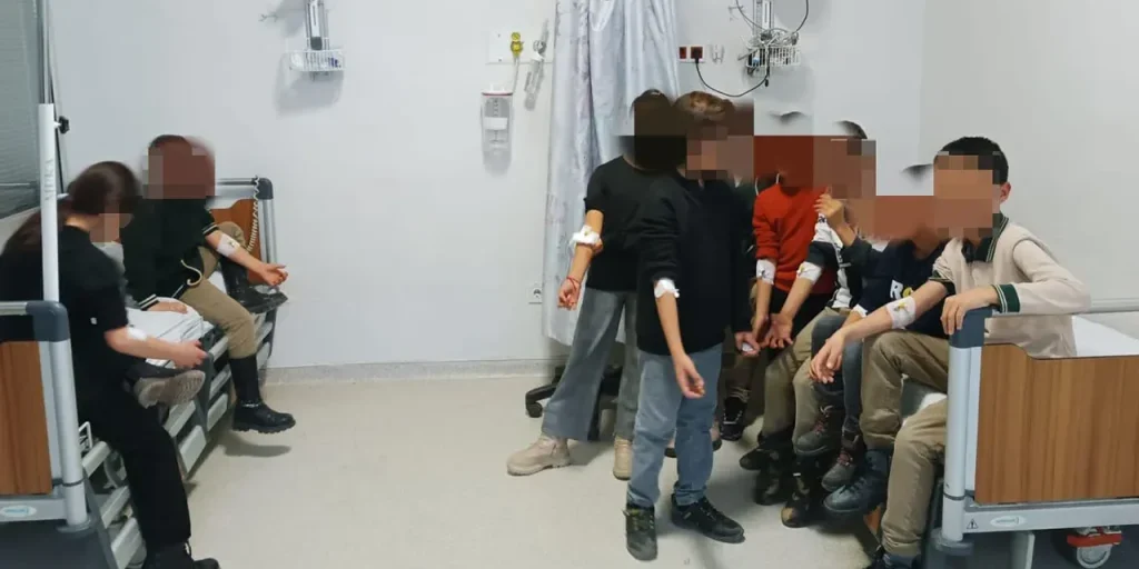 23 bambini di scuola elementare ricoverati in ospedale a Van dopo aver mangiato cibo distribuito durante evento locale