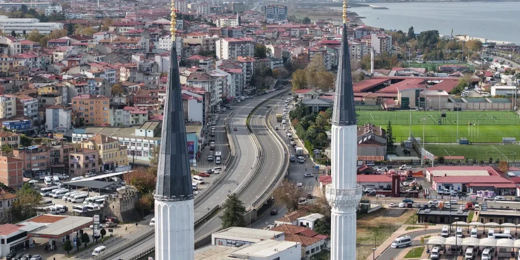 Sindaco di Trabzon decide di demolire il viadotto Reşadiye