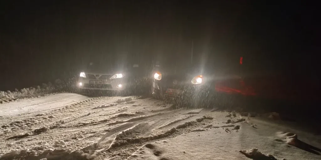 10 persone salvate dopo che quattro veicoli si sono bloccati a Muş per forte nevicata