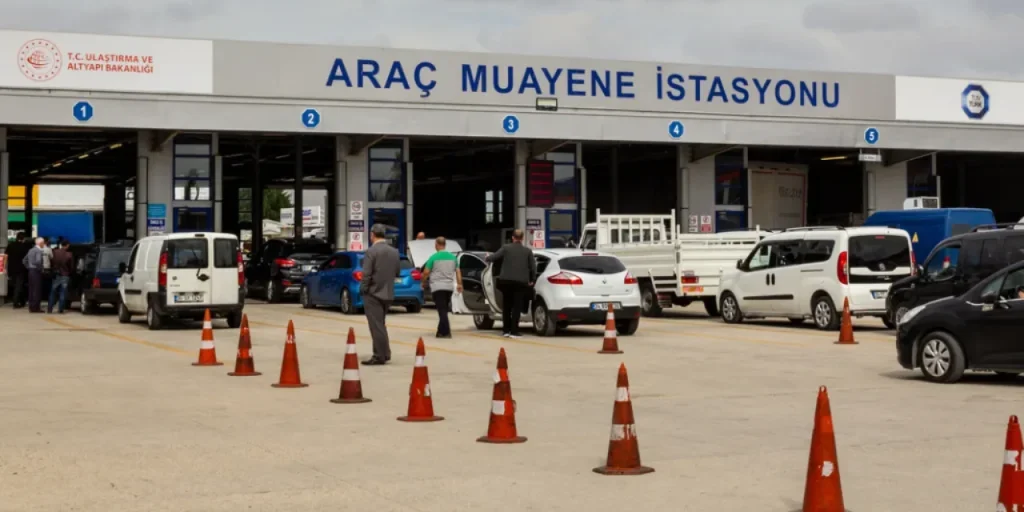 TUVTÜRK apre le stazioni di ispezione il 28 dicembre per gestire l'affluenza: prospettive sulle tariffe del 2026