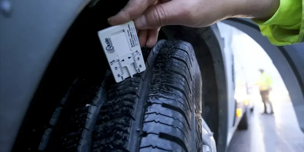 Ultimo avviso per l'obbligo di pneumatici invernali: solo tre giorni per essere pronti e sicuri sulle strade extraurbane